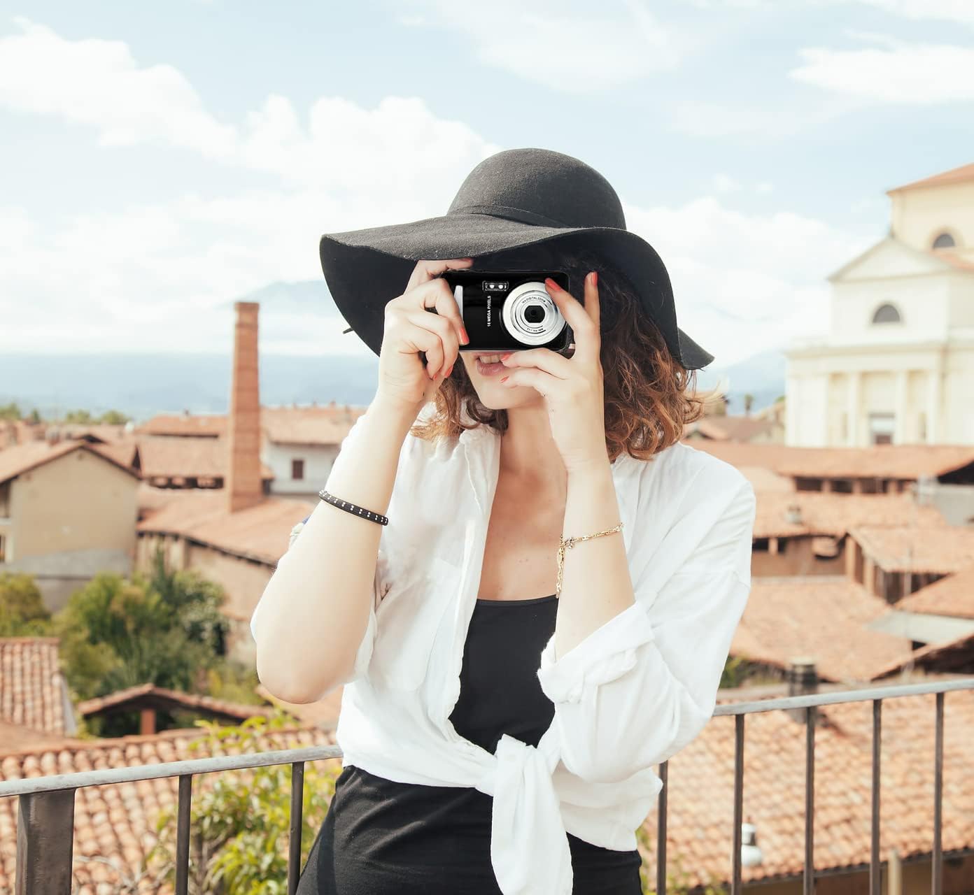 Acuvar 16MP Megapixel Compact Digital Camera and Video with 2.4" Screen and USB Cable - Image 2